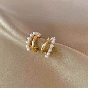 #01 Rhinestone Curve Ear Climbers – Gold Tone